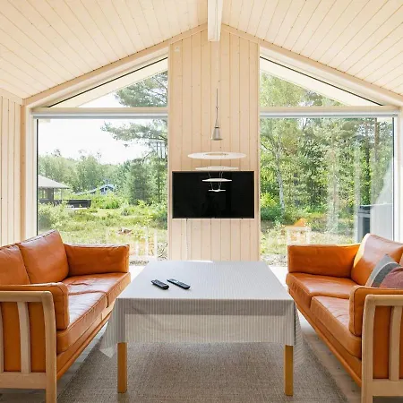 Modern Beach Retreat In Osterby-By Traum בית נופש