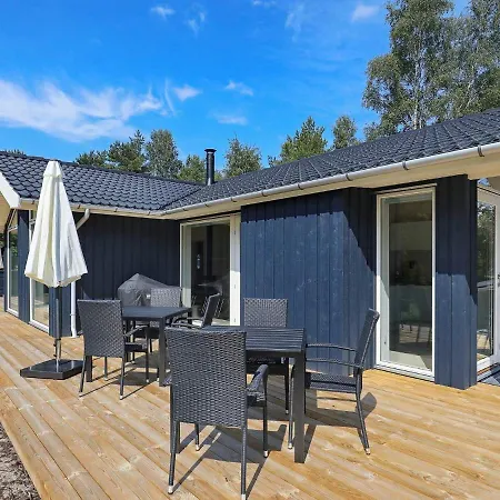8 Person In L S Holiday home